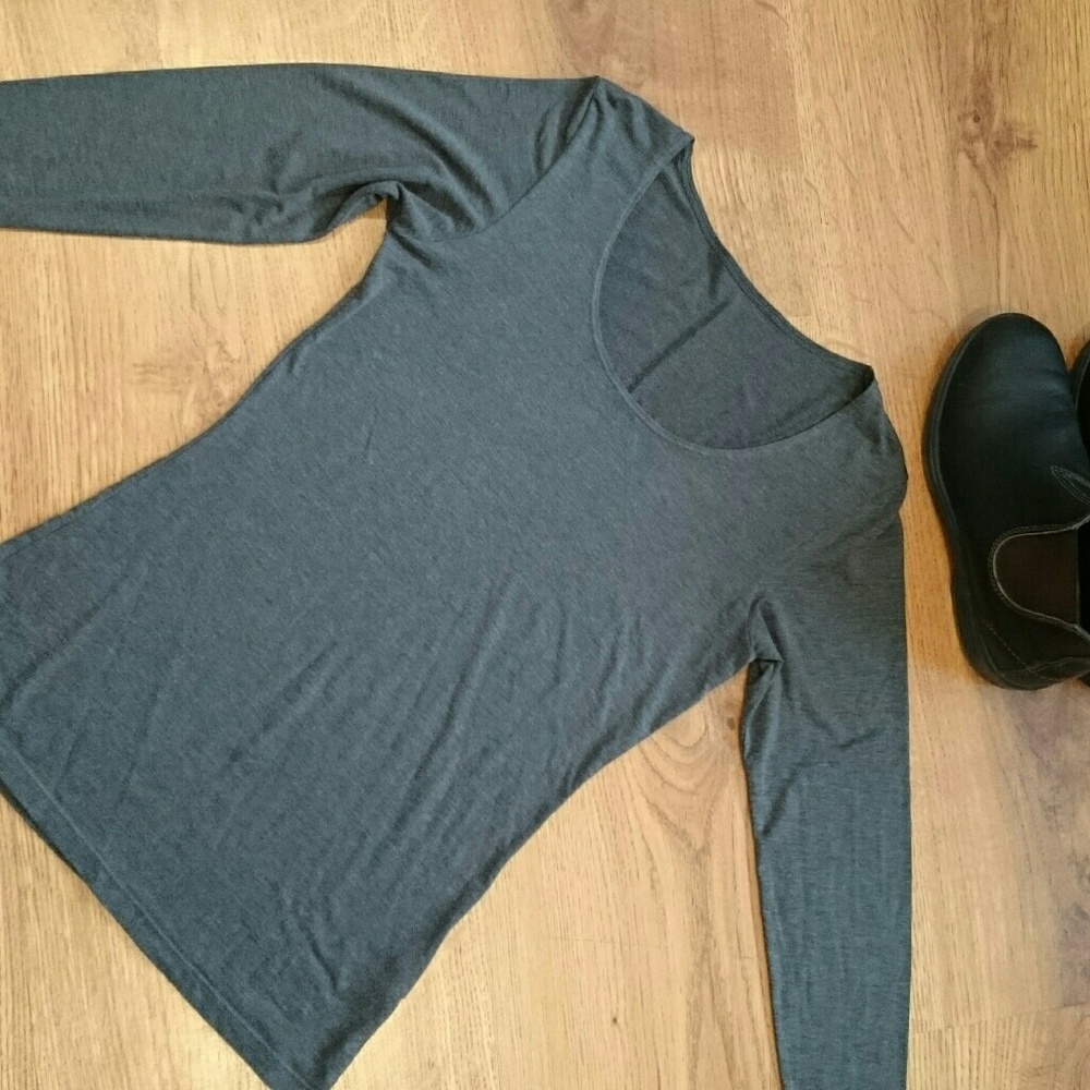 Uniqlo heattech base underlayer long sleeve top